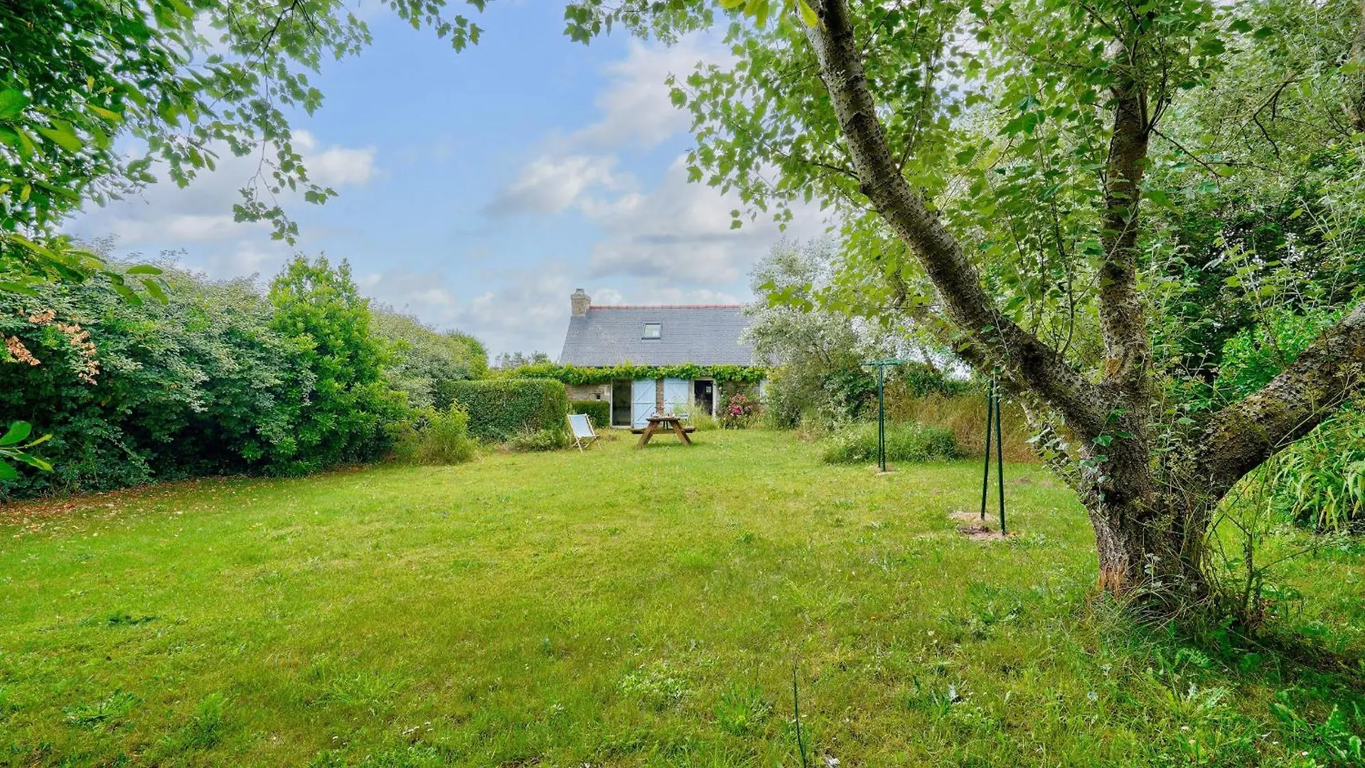 Jolie Maison A La Campagne Pour 4 Saint-Jean-Trolimon 0*,  Francia